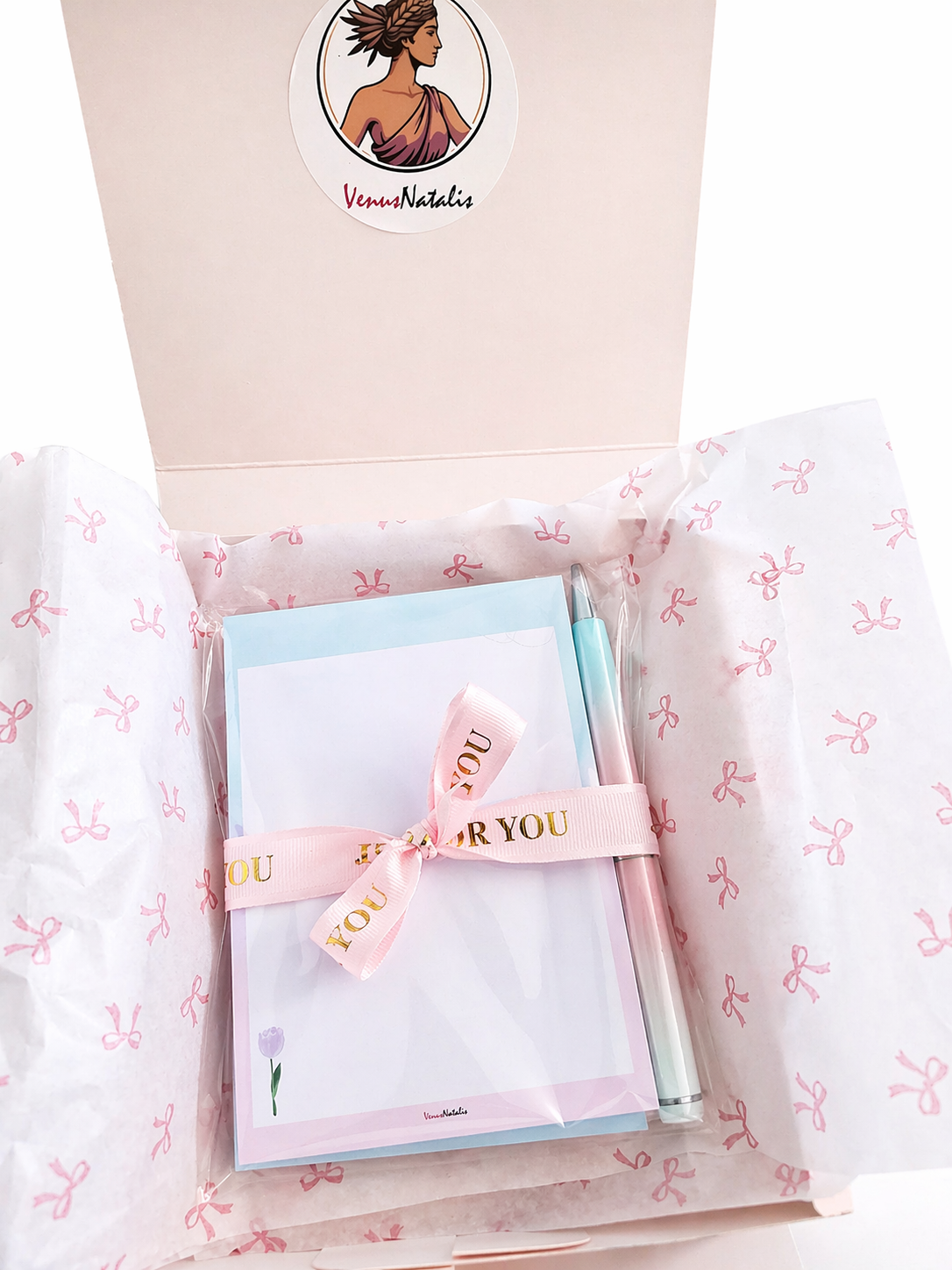 Cadeauset Notitieblok & Pen – Luxe Roze Giftbox – Perfect Cadeau voor Haar